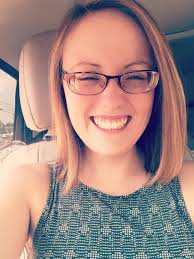 2016 to now trend: First photo: January of 2016 profile picture. Second  photo: Me now. The first photo from 2016, I sent to a friend with the  title: "I'm going to break