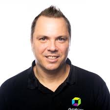 Fascinating thread of images demonstrating the scale and real world impact  of the outages today.