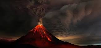 البراكين من أهم الظواهر الطبيعية التي استولت على انتباه الإنسان على مر الأزمنة