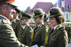 Parada de ziua nationala la bistrita. Femei In ArmatÄƒ Curaj Determinare Si Loialitate Sibiu 100