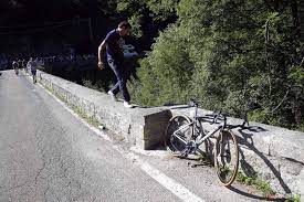 This would have been remarkable for any cyclist of 21 in his first grand tour, but evenepoel arrived at the giro having not raced since his dramatic crash in the tour of lombardy in 2020. Evenepoel Breaks Pelvis After Horrific Fall From Bridge On Lombardia Descent Cyclingtips