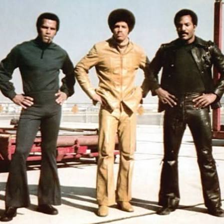FredWilliamson #JimKelly & #JimBrown on set of “Three The Hard Way” (1974)