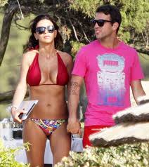 And while he's never been as bald as some of his fellow players and managers, there's no denying the change in his hair line. Lionel Messi Frau Bikini