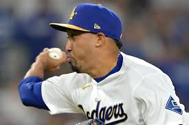 Dodgers Place Edwin Díaz On IL With Right Elbow Loose Bodies