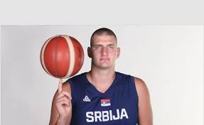 Nikola jokić je pokazao da ne mora da se bude atletski građen, nego da imaš dovoljnu brzinu da misliš, i on to pokazuje iz utakmice u utakmicu. To Je Ovaj Covek Nikola Jokic Indeks