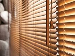 Mit einer holzjalousie verschaffen sie ihren räumen eine natürliche atmosphäre. Jalousie Welt De Markisen Rollladen Raffstoren