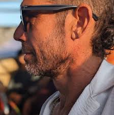 רועי צ'יקי ארד פרסם לפני דקות אחדות את הפוסט החשוב ביותר בחייו: "יוצא  לנידוי-עצמי וחשבון-נפש" Roy Chicky Arad אני רוצה לעדכן את חברותיי וחבריי כי  מחר עומד להתפרסם עלי תחקיר של שרון