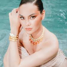 Alida Hannah's Instagram, Twitter & Facebook