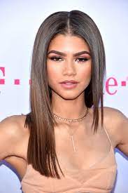 25 Celebrity Brunettes To Inspire Your Next Dye Job Zendaya Coleman Zendaya Beauty