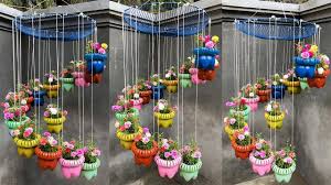 Awesome Ideas How To Make Spiral Hanging Pots Garden With Plastic Bottles Garden Ideas Yo Garden Ideas With Plastic Bottles Bottle Garden Flower Pot Crafts