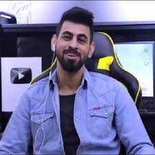 لقد وصف السيد عبد الأمير البياتي نفسه عند محاولته الفاشلة لدخوله الانتخابات للفوز بمقعد في البرلمان، بأنه شخص. Ø§Ø­Ù…Ø¯ Ø§Ù„Ø¨ÙŠØ§ØªÙŠ ÙˆÙŠÙƒÙŠ Ù†Ø¬ÙˆÙ…