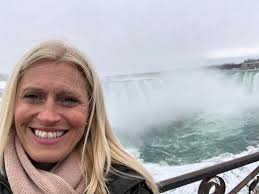 Maxine Ahrens (@maxinemcinnes)