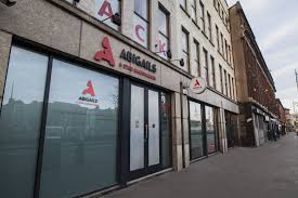 Located 450 metres from o'connell street road, abigail's venue offers a safe deposit box, a luggage storage and a vending machine for the guests' use. Abigails Hostel In Dublin Free Wifi Temple Bar