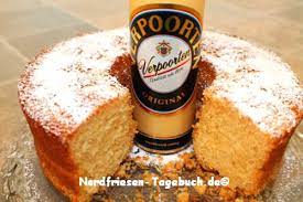 Ich liebe eierlikör, vor allem, wenn er unfassbar cremig ist, sich gefühlt aus der flasche quält und sau lecker schmeckt. Eierlikor Kuchen Mit Verpoorten Original Kuchenrezepte Mit Eierlikor Verpoorten