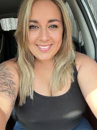 Juli Sullivan's Instagram, Twitter & Facebook