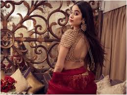 Jhanvi kapoor and khushi kapoor at sonam kapoor sangeet ceremony. Isha Ambani Wedding Janhvi Kapoor Looks Ravishing In This Abu Jani Sandeep Khosla Lehenga