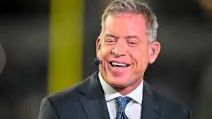 Three-Star 2025 Athlete Terrell Holcomb Commits to Cincinnati