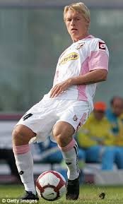 Profile page for denmark football player simon kjaer (defender). Manchester City S 18m Bid For Simon Kjaer Accepted By Palermo But Rejected By The Player Daily Mail Online