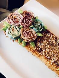 Decoration Gateau Aux Amandes Roses Creme Au Beurre Gateau Amande Decoration Gateau Patissiere