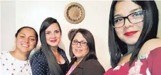 Trillizas que hoy votan por primera vez se debaten en la indecisión