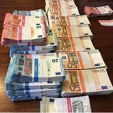 1 060 Likes 19 Comments Money Luxury Motivation Bills Lux On Instagram Where Do You See Yourself In 5 Year Investing Money Fake Money Money Cash