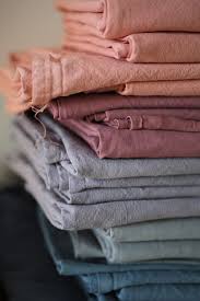 Decouvrez Nos Teintures Pour Les Vetements Et Le Linge Linge De Lit Gris Teinture Vetement Teinture