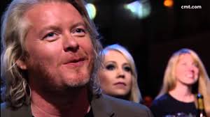 Leona Lewis and Adam Lambert Sing 'Girl Crush'