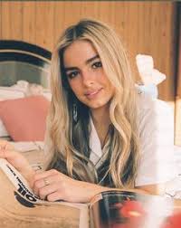 Over the past year, addison rae easterling has become a tiktok sensation. Getan