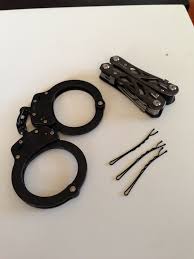 Check spelling or type a new query. How To Pick Single Locked Handcuffs With A Bobby Pin B C Guides