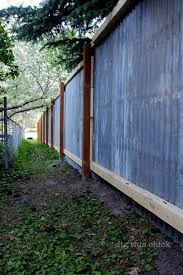 Corrugated Metal Fence Out Of Reclaimed Materials Mit Bildern Haus Heimwerken Ideen