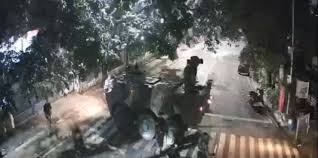 Unisba dan Unpas Dihujani Gas Air Mata ...