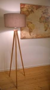 Dreibein Stehlampe Aus Kirschholz Fur Gemutliches Licht Im Esszimmer Das Kirschholz Hat Mir Mein Lieber Onkel Jurgen Aus N Stehlampe Lampen Und Kirschholz