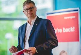 Geir karlsen er utnevnt til ny konsernsjef i norwegian air shuttle asa. Tmrpvwkjqvzyrm