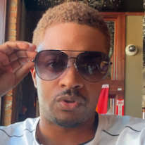 Couples housemates in Waldenburg Macomb Township, Mac...