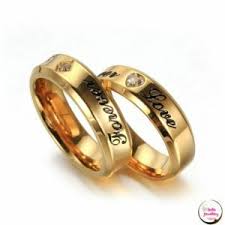 Cincin emas putih menjadi salah satu pilihan cincin tunangan yang sangat indah dan cantik saat dikenakan di jari wanita. Cincin Tunangan Emas Cincin Tunangan Cincin Kawin Cincin Nikah