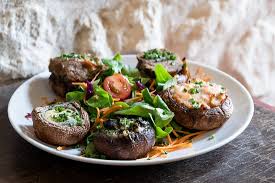 Repas Et Visite Champignoniere Avis De Voyageurs Sur Le Saut Aux Loups Montsoreau Tripadvisor