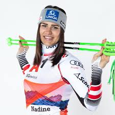 Questa volta la protagonista è stata l'austriaca rosina schneeberger, scivolata nello stesso tratto dove si era verificato l'incidente di kajsa vickhoff lie. Ec Rosina Schneeberger Wehrt Den Angriff Der Schweizerinnen Ab Skinews Ch