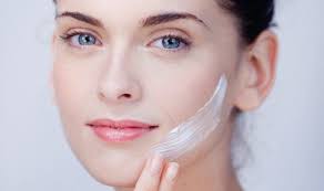 Đắp mặt bằng sữa chua có đường có tốt không? 5 lưu ý khi đắp mặt