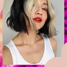 With wavy hair, you'll have a beachy look but it also looks beautiful straight. Face Framing Hair Color Is New Highlights Trend 2019