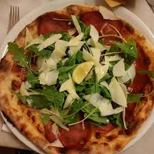 Se cercate altre idee per antipasti freddi e gustosi. Pizza Con Bresaola Rucola E Grana Picture Of Ristorante Pizzeria Pic Nic Castiglione Della Pescaia Tripadvisor