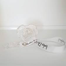 Überwältigend baby mädchen schnuller kette halter doppel satin schleife strass. Strass Schnuller Luxus Baby Goods Kids Goods Facebook 87 Photos