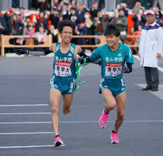 箱根駅伝 速報 青学 嵐 の予感 2015年 期待外れの 駒澤 でも倒れながら 完走あっぱれ! ç®±æ ¹é§…ä¼ 5åŒº é'å­¦å¤§ãƒˆãƒƒãƒ—ã§ãƒ•ã‚£ãƒ‹ãƒƒã‚·ãƒ¥ 3å¹´ã¶ã‚Šå¾€è·¯v ã‚¹ãƒãƒ‹ãƒ Sponichi Annex ã‚¹ãƒãƒ¼ãƒ„