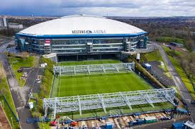 Ich würde gerne in die allianz arena und könnte karten im block 328 haben. Zuschauer Kapazitat Die Grossten Fussball Stadien In Deutschland Westfalenstadion Allianz Arena Olympiastadion