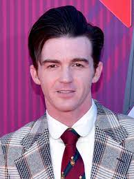 In another odd and unexpected moment of 2020, drake bell appears to have changed his name to drake campana and moved to mexico. Drake Bell Wikipedia