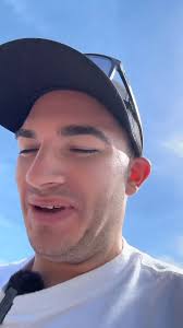 Pizza review for the ages. 🔥, 🎥: justinmikelchopelas