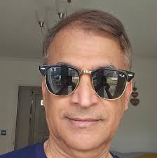 I need to send a gift to somebody in Mauritius. Does anybody know the best  way to do this? Is there a Mauritian company I could order with for  delivery?! Thank you.