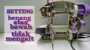 Penyetelan rotary mesin jarum 1 high speed,solusi untuk mesin jahit yang hasil jahitannya lompat,putus putus,tidak nyangkut. Benang Atas Bawah Tidak Mengait Ini Cara Setting Mesin Jahit Mini Portable Youtube