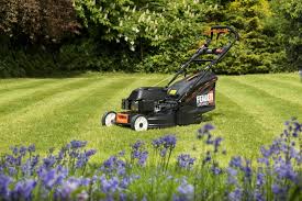 Start by mowing around the perimeter of your lawn. Feider Tr4870 Variable Speed Petrol Rear Roller Lawnmower