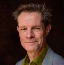 Het directieteam wint voor het eerst in de geschiedenis het jaarlijkse  volleybaltoernooi van ROC Midden Nederland en mag daar het hele jaar van  genieten. Na een bloedstollende halve finale en een… |