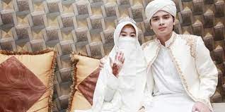 Dan pada intinya hal ini dibolehkan dalam syari'at. Bagaimanakah Adab Adab Malam Pertama Menurut Islam Muslim Dictio Community